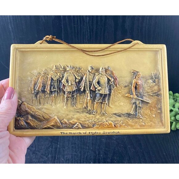 Antique IVOREX 1913 "The March Of Myles Standish" Wall Plaque With Hanger - Picture 13 of 15